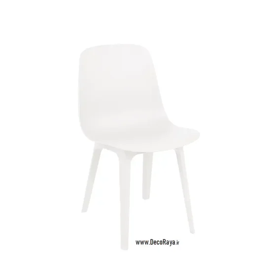 صندلی تیکا کودک در زمین بازی