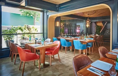 میز و صندلی فست فود