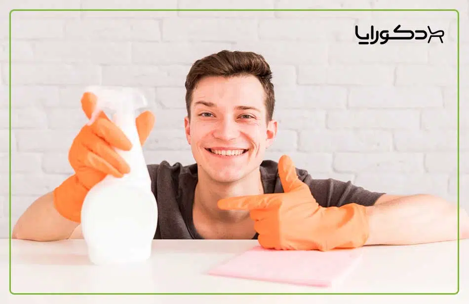 تمیز کردن لکه روی میز