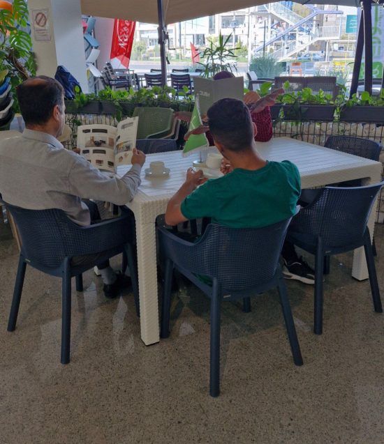 میز و صندلی تیارا